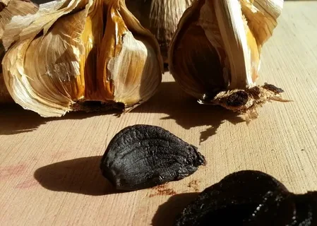 تصویر 3 از سیر سیاه قوطی با بسته بندی شکیل و مقاوم برای حمل و نگهداری آسان